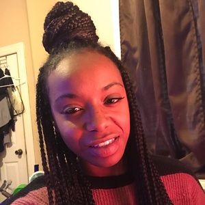 Meet your Posher, Malika